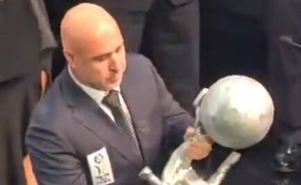 Rodrigo Pony Ruiz expresa agradecimiento a sus padres quienes son sordomudos