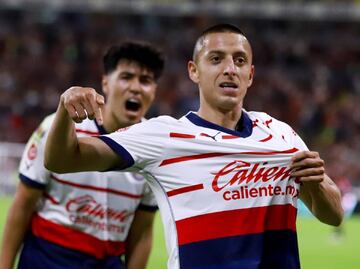 Piojo Alvarado descartó ser el próximo fichaje de los Tigres de Paunovic: 'Soy muy feliz en Chivas'