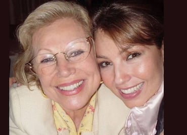 10 fotos con las que Thalia recuerda a su mamá, Yolanda Miranda
