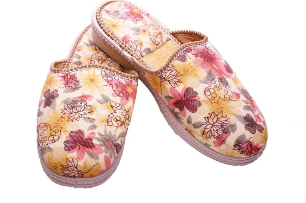 Normalmente se usan dentro de la casa, por lo que no tienen tanto desgaste, pero reemplazarlas cada seis meses logrará que no contraigas alguna infección en los pies. (Foto: ds_30 en Pixabay)