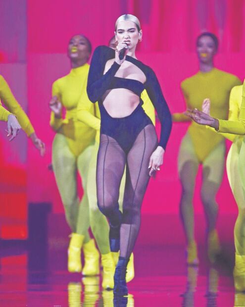 Playback y plagio… Dua Lipa ha sido protagonista de estos escándalos