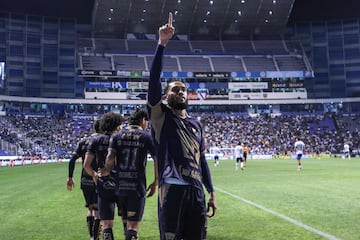 Pumas rescata el triunfo ante Puebla y se aferra al sueño de llegara la Liguilla 