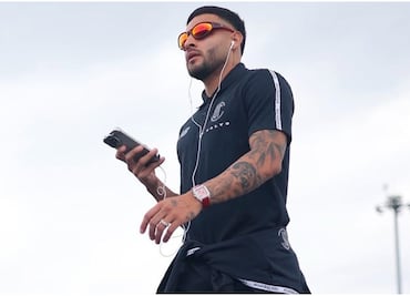 El costoso reloj que Alexis Vega se mandó a hacer con los colores del Toluca