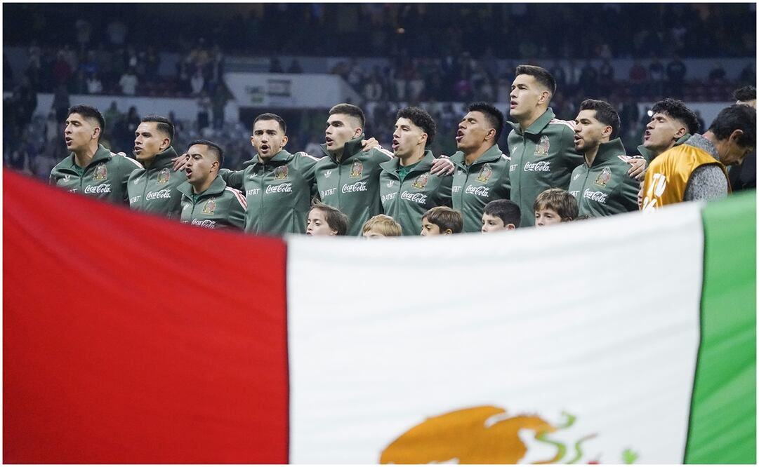 Selección Mexicana entonando el himno ante Honduras / FOTO: Imago7