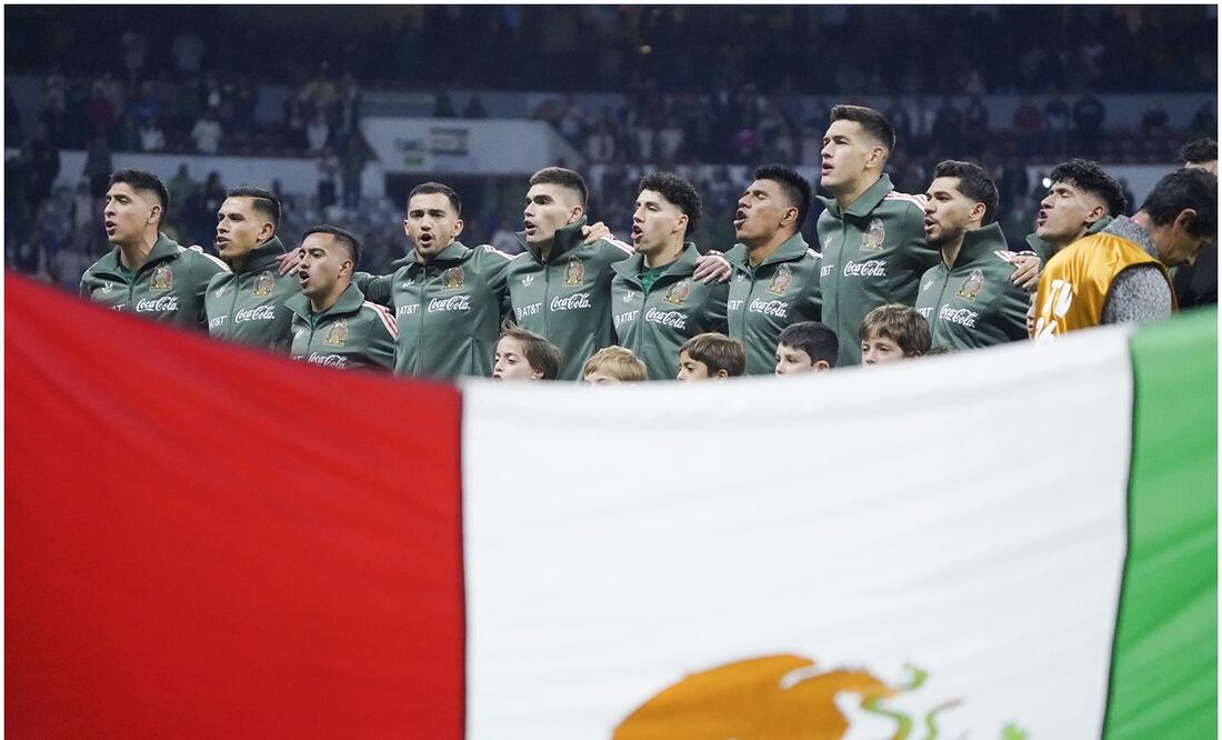 Selección Mexicana entonando el himno ante Honduras / FOTO: Imago7
