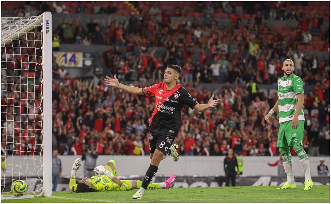 Mateo García celebrando su gol con Atlas ante Santos / FOTO: Imago7