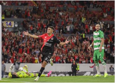 Atlas gusta y golea a un Santos desaparecido en el Jalisco