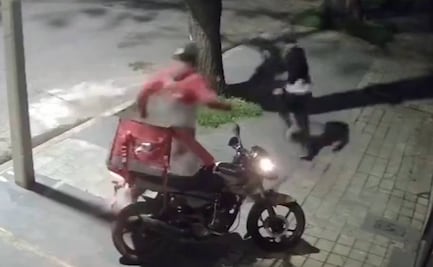 Asaltantes intentan robar a un repartidor y este los sorprende con tremendo machete