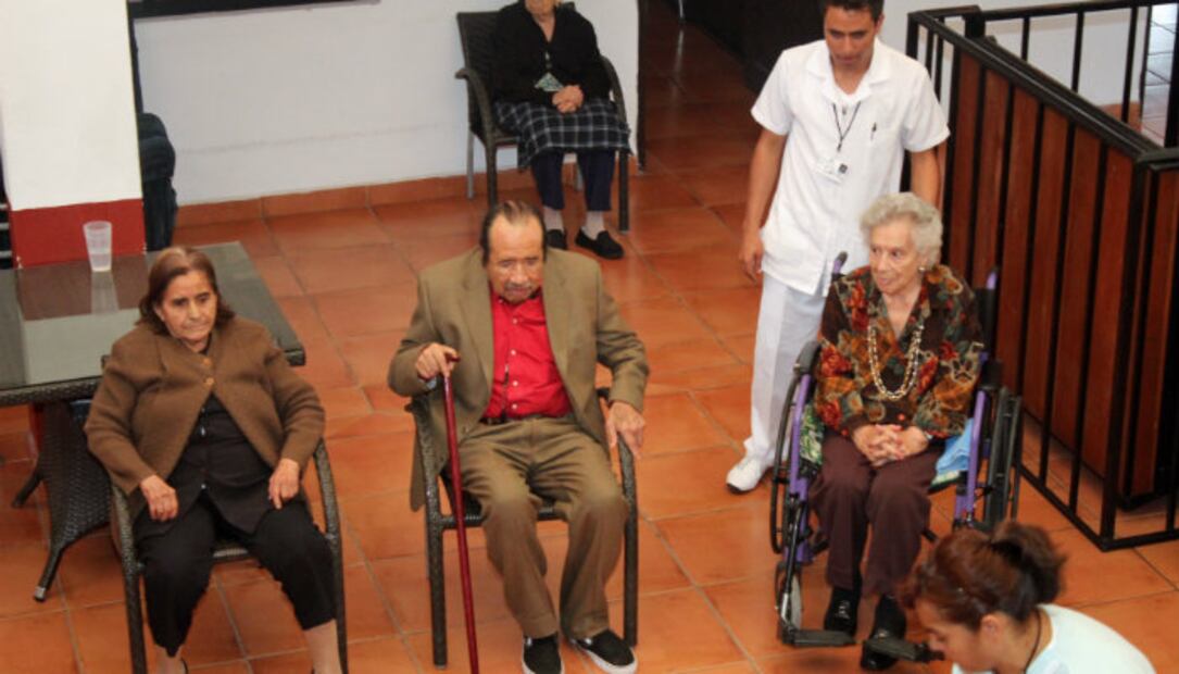 10 organizaciones que brindan apoyo a personas de la tercera edad