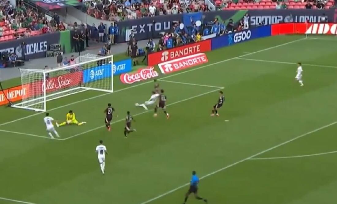 Darwin Núñez ya vacunó en dos ocasiones a México en la goleada de Uruguay. Foto: Especial