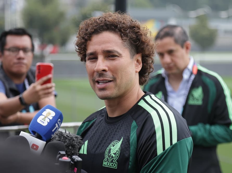 Guillermo Ochoa en zona mixta con la Selección Mexicana, previo al partido de México contra Inglaterra en los Octavos de Final del Mundial de 2026 - Foto: Carlos Mejía | EL UNIVERSAL