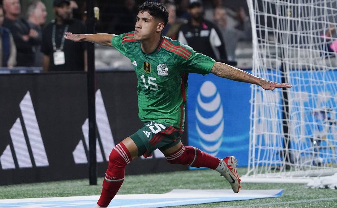 Uriel Antuna festeja el segundo gol de México ante Ghana. Foto: Imago7