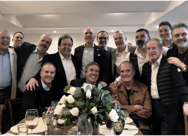 Joserra y Orvañanos encabezan reunión de estrellas en el cumpleaños de Heriberto Murrieta