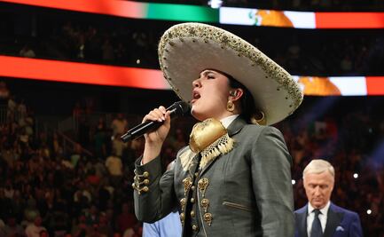 Nieta de Vicente Fernández rompe el silencio, tras equivocarse al entonar el Himno Nacional en la pelea del "Canelo" Álvarez