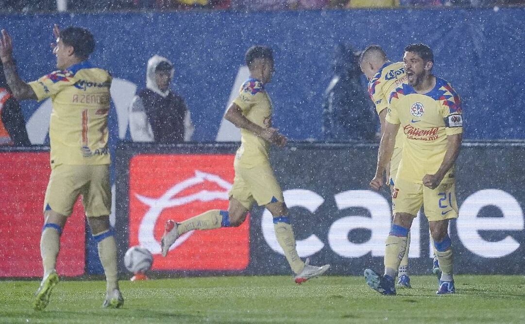 Henry Martín festeja el segundo gol del América ante los potosinos. Foto: Imago7