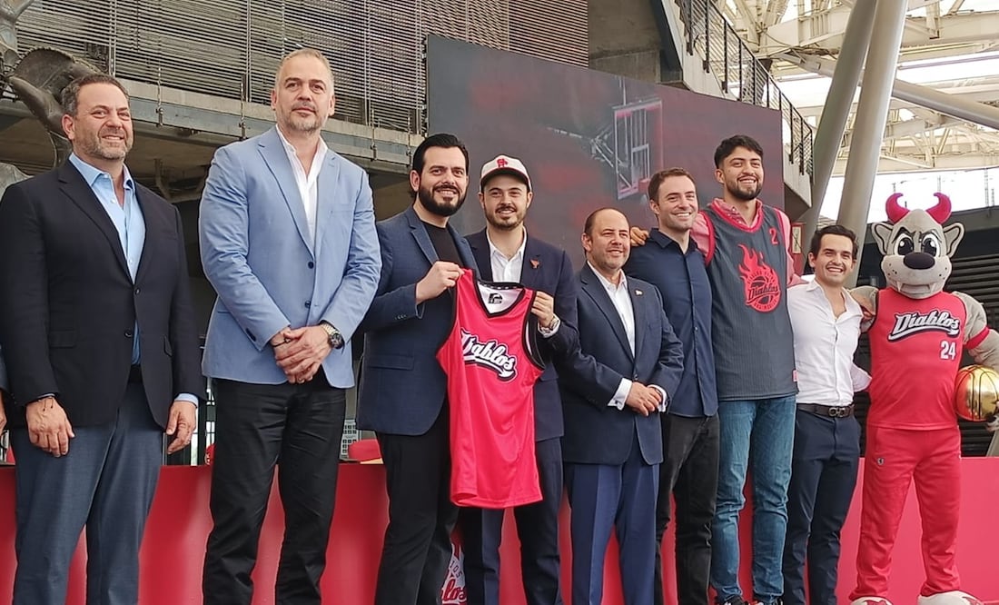 Presentan oficialmente el equipo Diablos Rojos de México Basquetbol que jugará en la LNBP FOTO: ARTURO SANGUINO