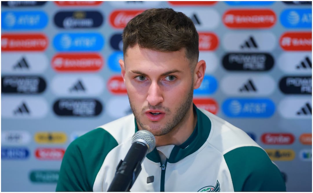 Santiago Giménez en conferencia de prensa con la Selección Mexicana / FOTO: Imago7