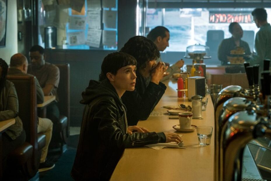 De Vanya a Viktor, el personaje de Elliot Page en “The Umbrella Academy”