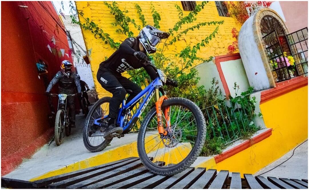 Ciclista de Red Bull downhill en Guanajuato / FOTO: Peter Salido