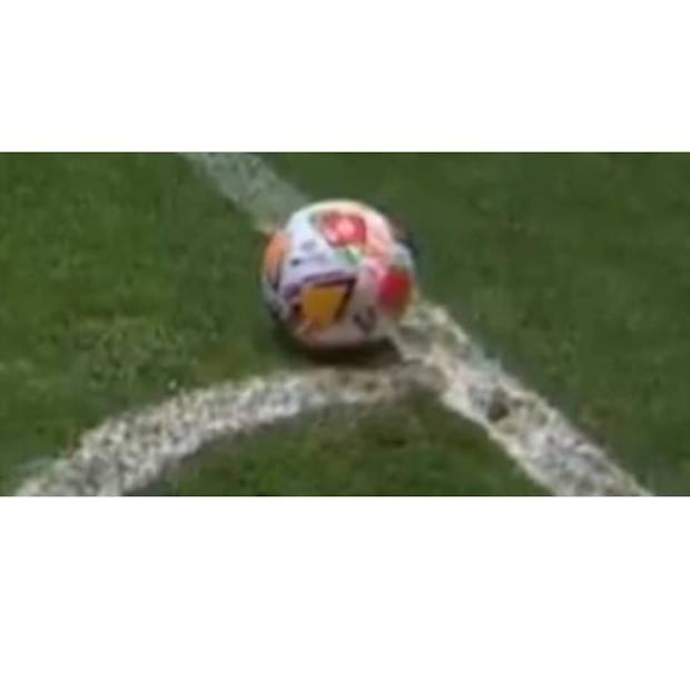 El balón no estaba sobre la línea en el tiro de esquina previo al primer gol del Toluca. Foto: Especial