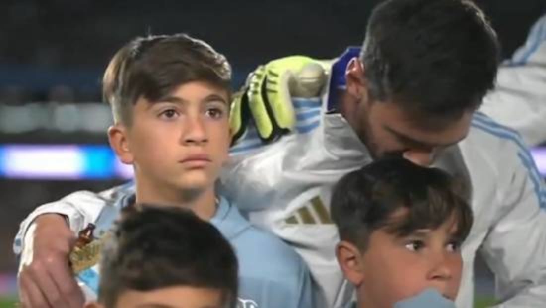 Messi estuvo acompañado por sus hijos Thiago, Mateo, Ciro en la cancha. Foto: Especial