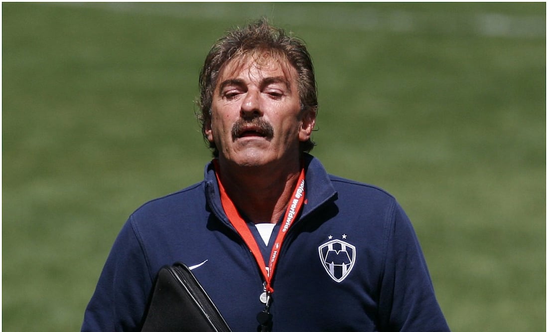 Ricardo La Volpe con Ratyados en 2008 / FOTO: Interna UD