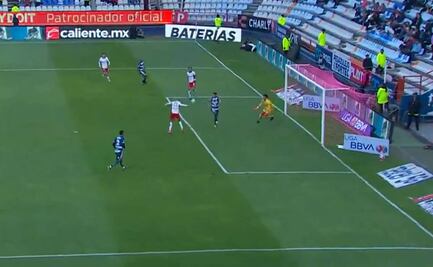 Chivas se adelantó en el marcador ante Pachuca con un certero cabezazo del Piojo Alvarado