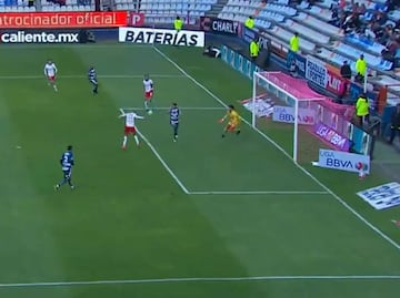 Chivas se adelantó en el marcador ante Pachuca con un certero cabezazo del Piojo Alvarado