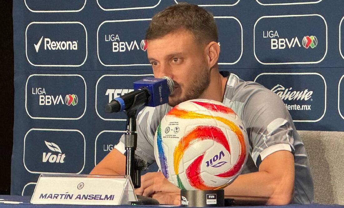 Martín Anselmi atendió a los medios de comunicación antes del Cruz Azul vs América. Foto: Édgar Enríquez