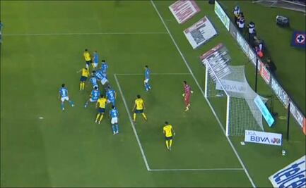 Las Águilas se ponen adelante en el Clásico ante Cruz Azul con una anotación cargada de polémica