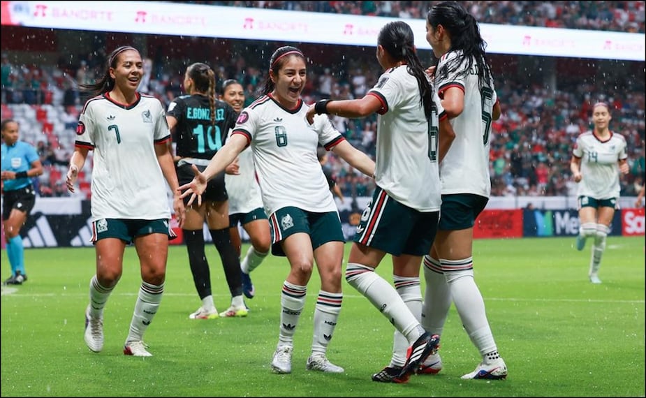 Alexia Delgado festeja el primer gol del combinado nacional femenil. FOTO: Alejandro Vargas | EL UNIVERSAL