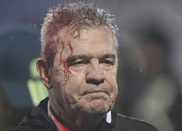 Vasco Aguirre es criticado por la prensa hondureña: El técnico de la Selección Mexicana hizo señas obscenas