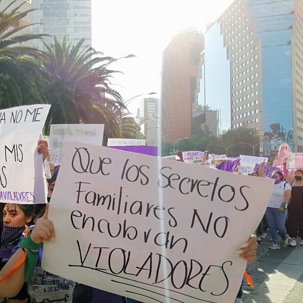 Marcha 8M: Las fotos, los mensajes y las mujeres que luchan por justicia