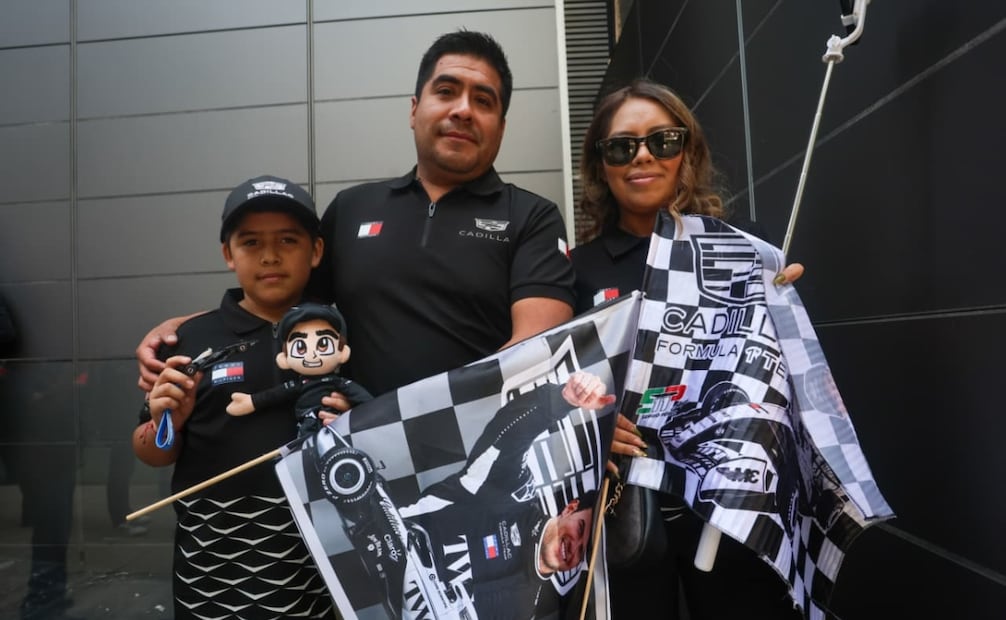 Aficionados en el Show Run de Checo Pérez en Paseo de la Reforma / Foto: Carlos Mejía El Universal