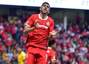 Paulinho renueva con los Diablos Rojos de Toluca; jugará hasta el 2028