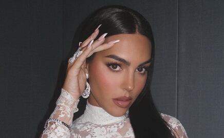 Georgina Rodríguez posa en bikini y top vintage de Dior