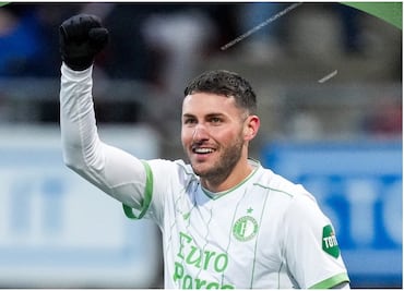 Santi Giménez marca doblete con el Feyenoord y anuncia que está de vuelta