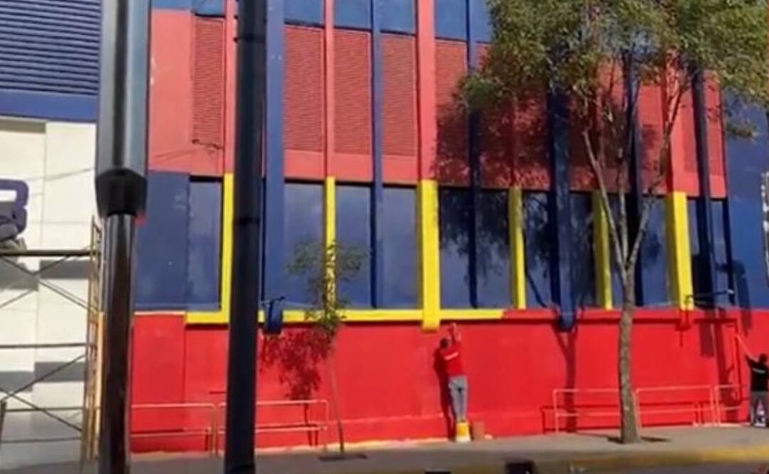 La casa del Atlante borró el color azulcrema de su fachada. Foto: Especial