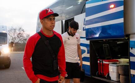 Efraín Álvarez llegó a Guadalajara para hacer pruebas médicas y ser presentado en Chivas