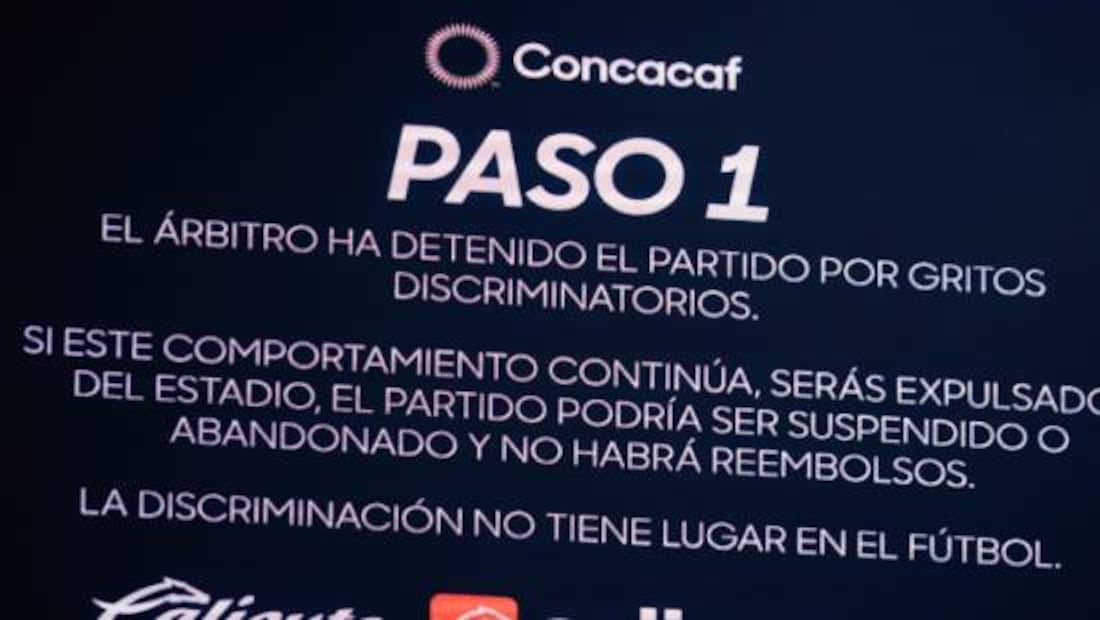 Cuando se escucha el grito homofóbico en la tribuna, el árbitro aplica el protocolo. Foto: Imago7