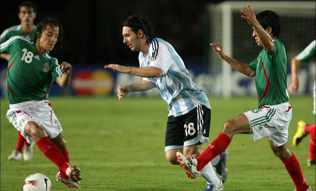 Conoce quién es la exfigura de la Selección Mexicana que tuvo un paso relevante en Europa y que ahora trabaja en una pescadería / FOTO: EFE