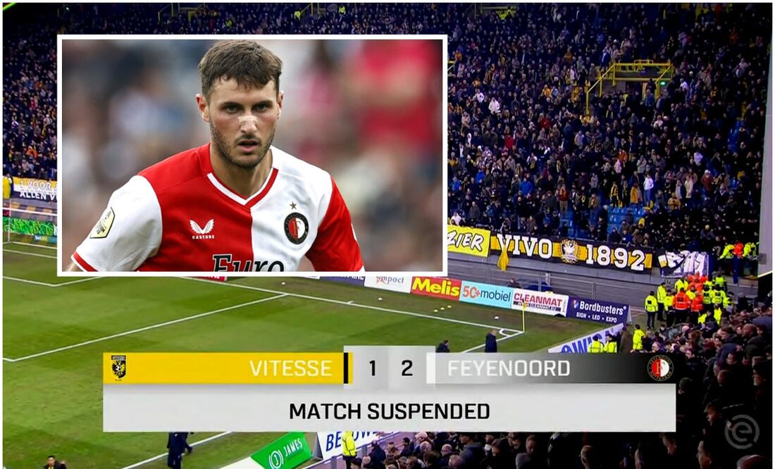 Santi Giménez con el Feyenoord y partido suspendido ante Vitesse / FOTOS: AFP y Captura