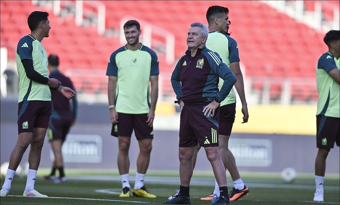 Javier Aguirre, durante uno de los entrenamientos de la Selección Mexicana. FOTO: Imago7