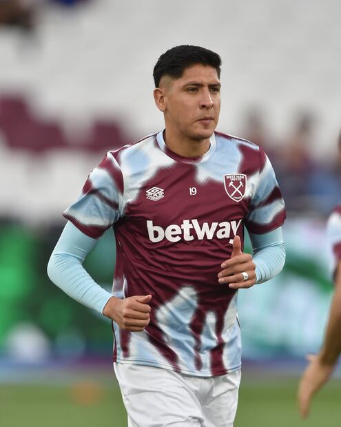 Edson Álvarez ha tenido poca actividad en el inicio de la Premier League con el West Ham. Foto: Especial