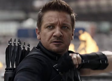 Reaparece Hawkeye, herido y cansado, en el set de 'Avengers 4'
