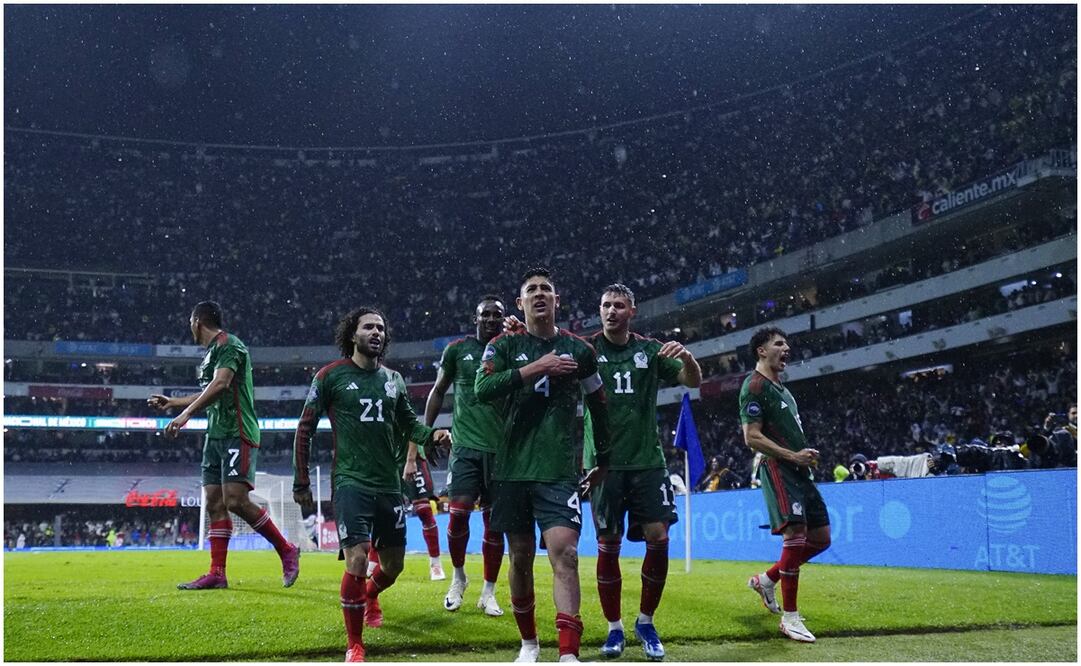 Edson Álvarez y jugadores de Selección Mexicana celebrando gol ante Honduras en Estadio Azteca / FOTO: Imago7