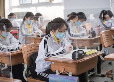 10 fotos del regreso a clases en Wuhan, China