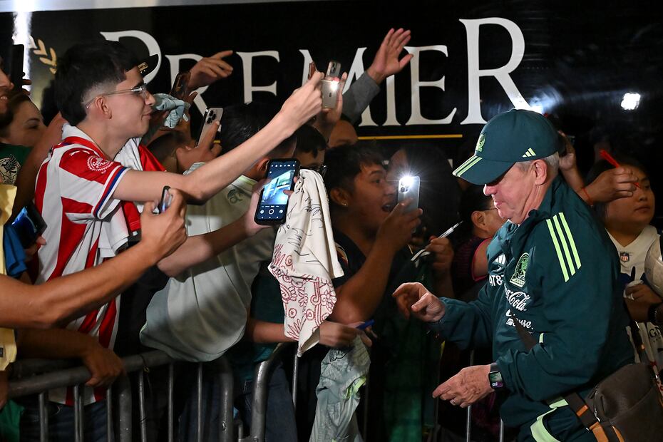 El Vasco también fue buscado por parte de los seguidores mexicanos. Foto: Imago7.