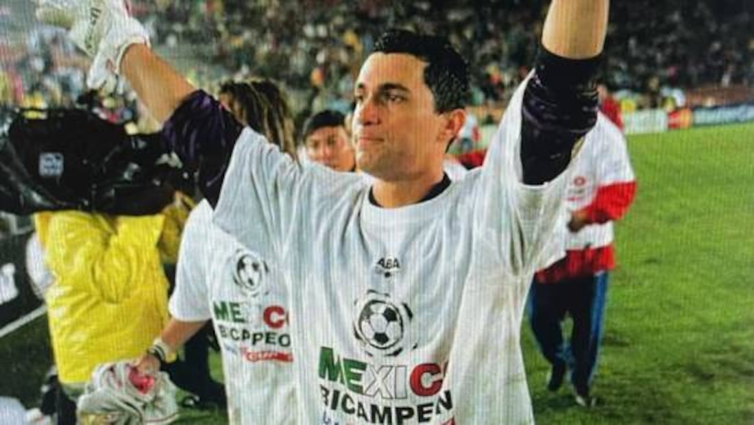 Adolfo Ríos era portero titular de la Selección Mexicana antes del Mundial de Francia 98. Foto: @adorri25