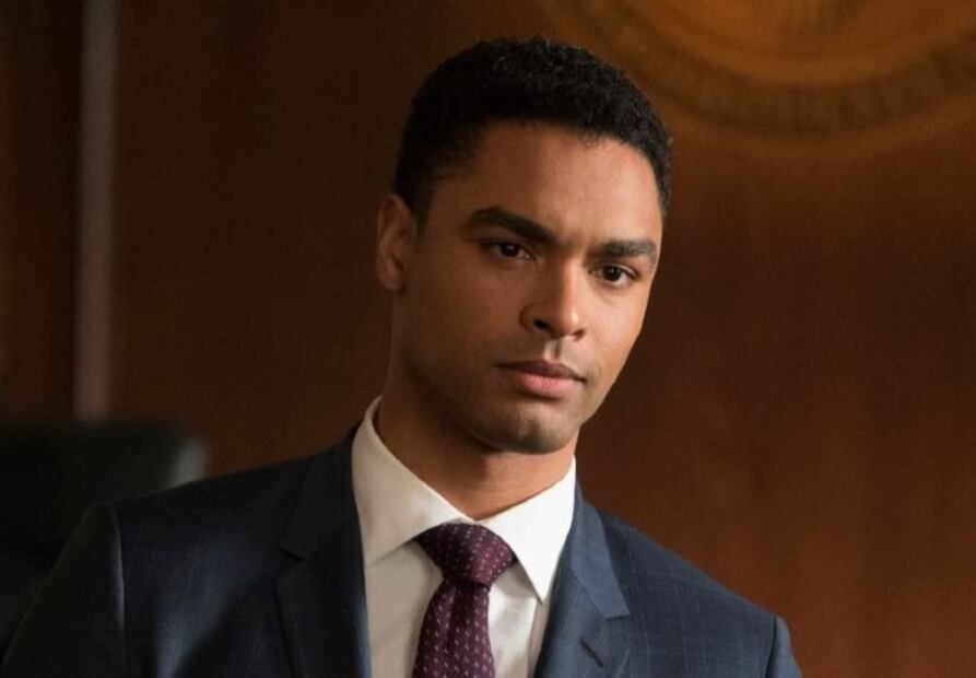 Regé-Jean Page podría ser el nuevo James Bond y... ¿Pantera Negra?